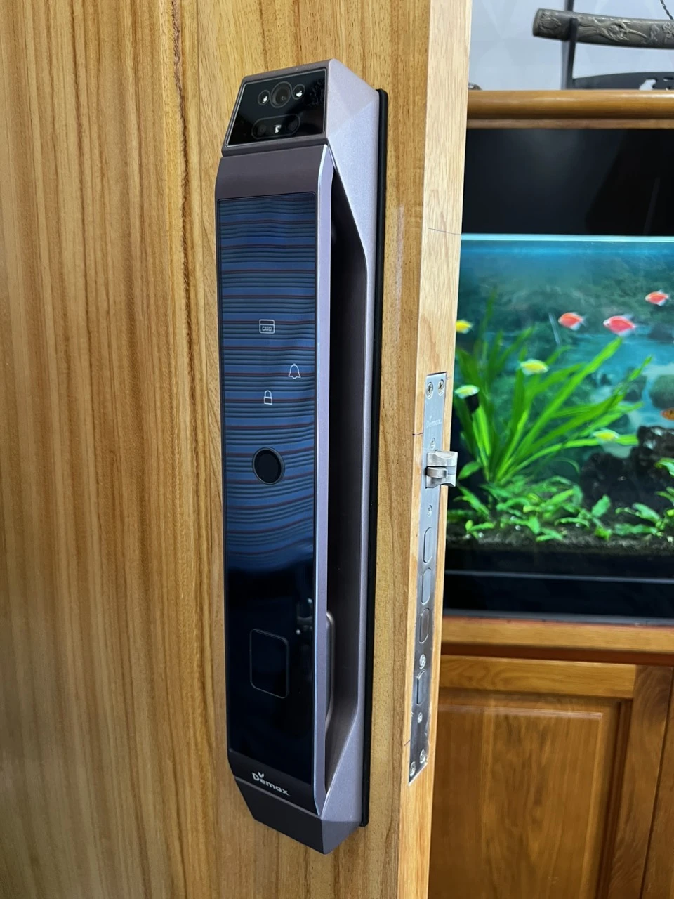 Khóa nhận diện khuôn mặt Demax FACE – ID EL968 CNC BROWN